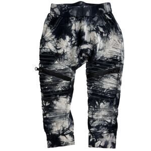 Posh Kiddos Black & White Tie Dye Biker Pants Size 12 Months